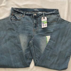 Women’s Medium Wash Jeans 👖